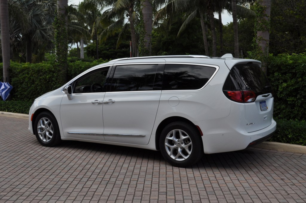 side-of-white-chrysler-pacifica