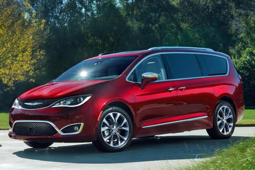 091616-cc-feel-like-royalty-in-an-all-new-chrysler-pacifica-1