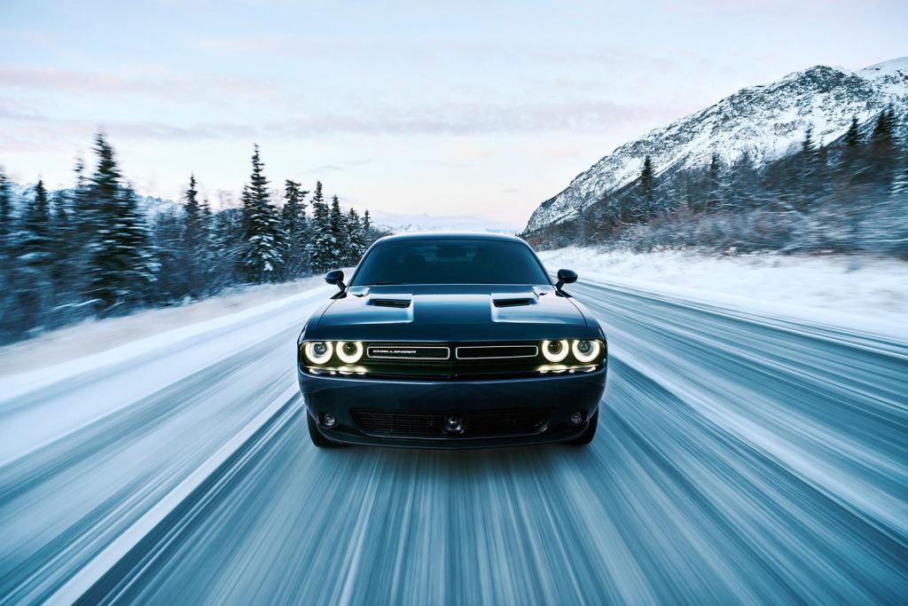 120915-cc-dodge-challenger-is-about-to-hit-a-whole-new-level-of-beast-4