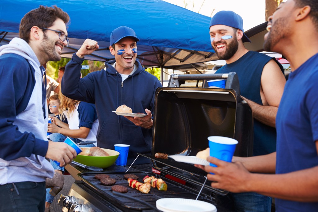 Tailgate Center Fan Feature