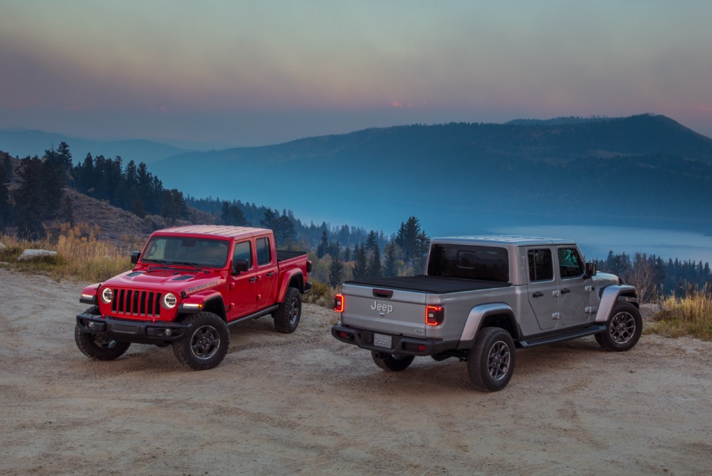 Jeep® Gladiator mountain dusk