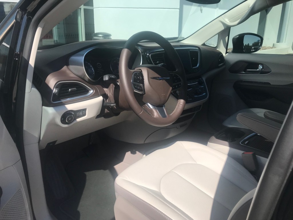 2019 Chrysler Pacifica front seat