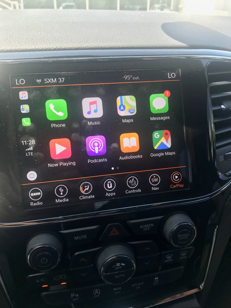 Jeep Grand Cherokee Apple CarPlay