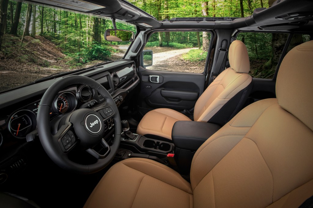 2020 Jeep Wrangler Black & Tan interior