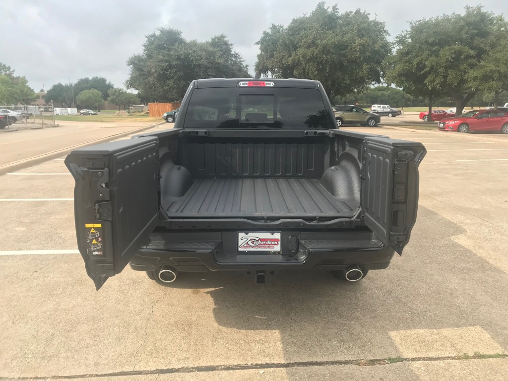 2020 Ram 1500 multifunction tailgate