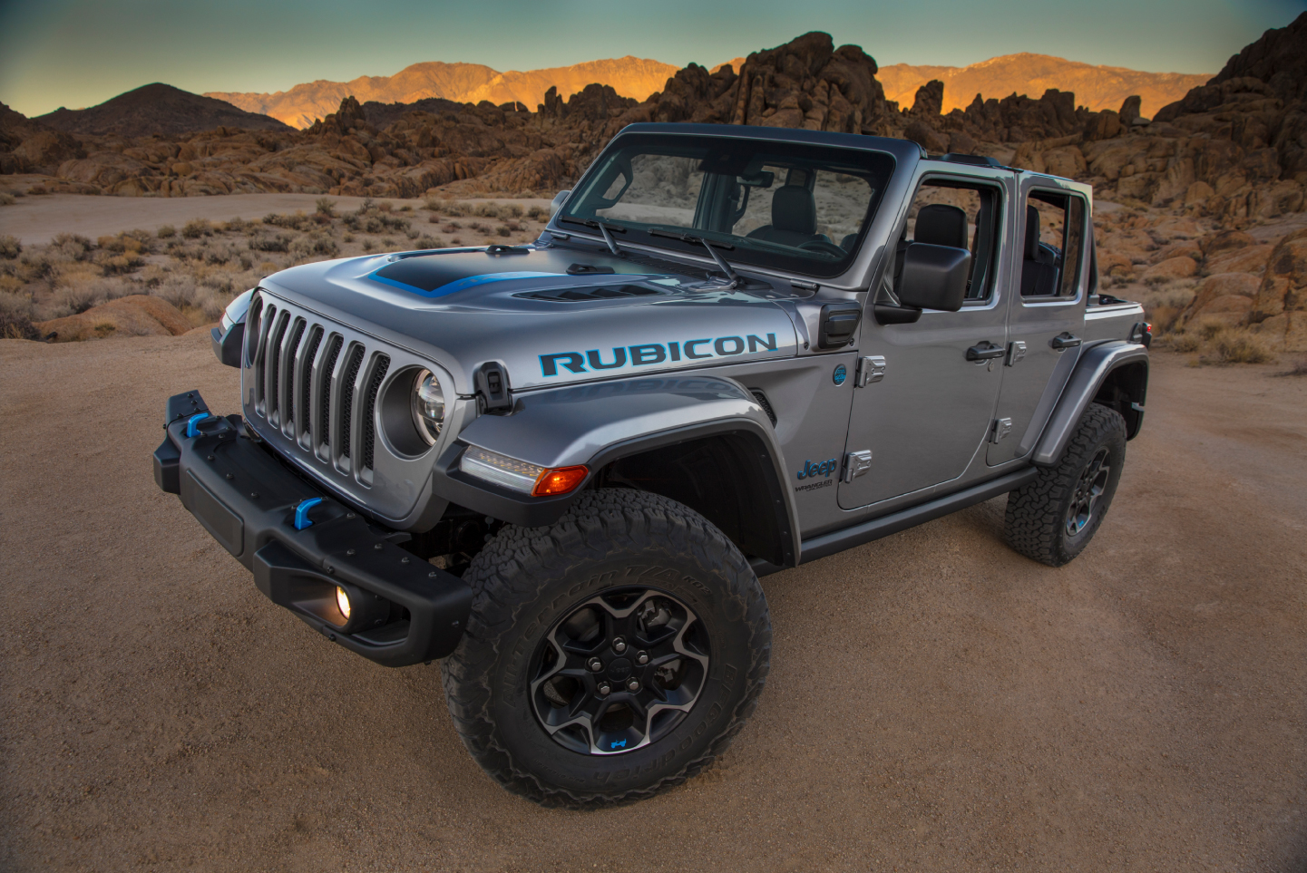 Jeep Wrangler 4xe in desert