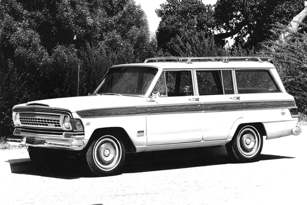 Super Wagoneer 